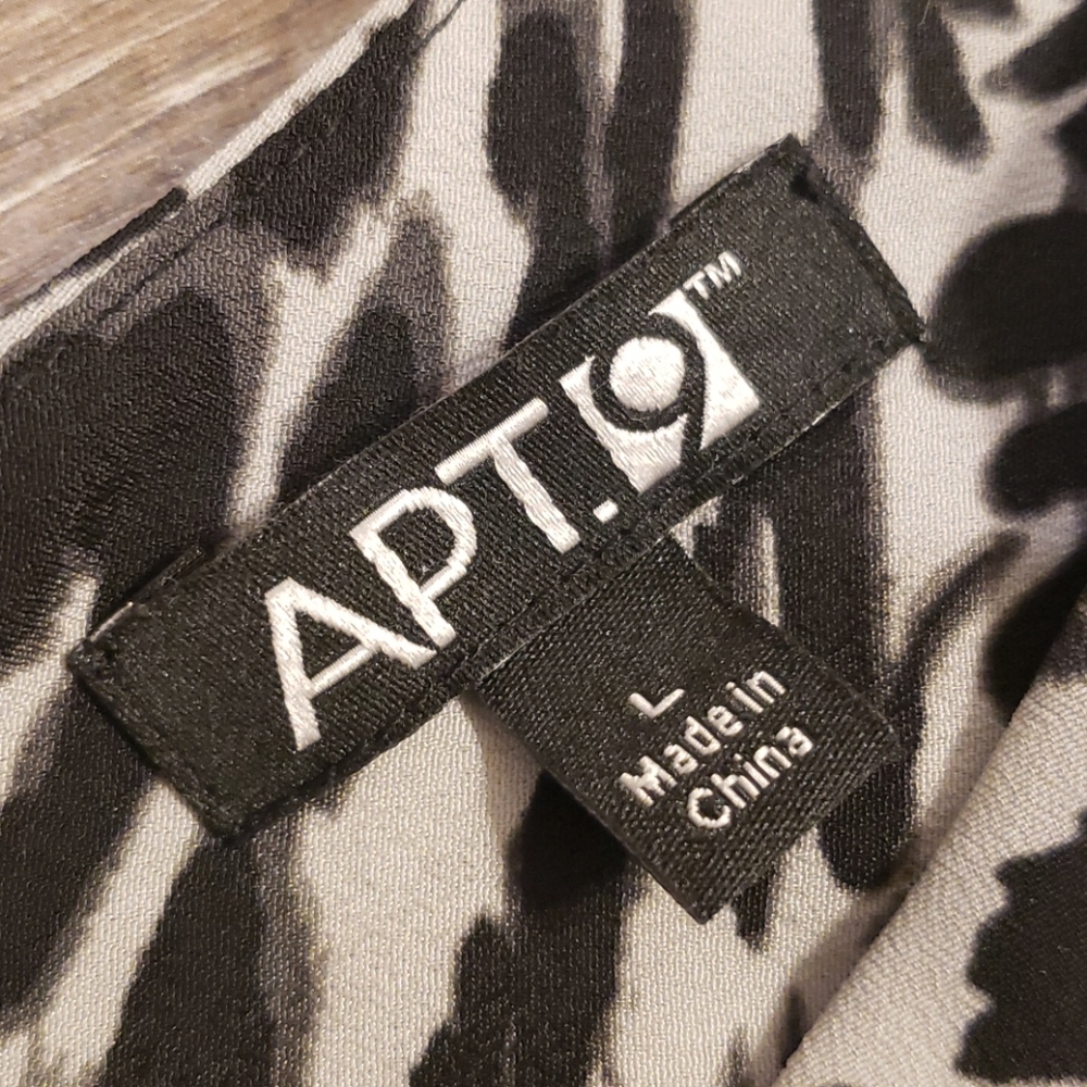 APT. 9 Tunic - Picture 2 of 3